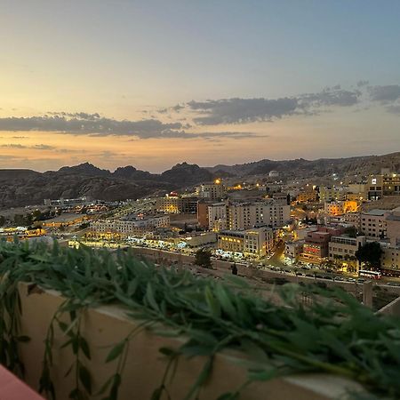 Bed and Breakfast Hustle'S Look Wadi Musa Exterior foto